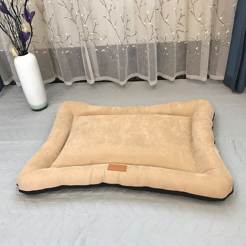 Washable nest pad bed with removable zip cover detail