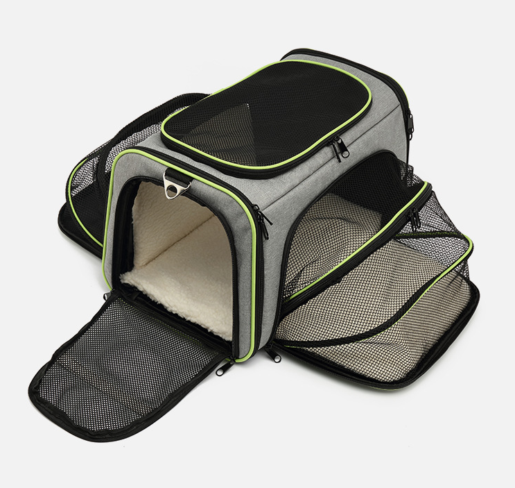 Portable One-Shoulder Folding Pet Carrier Bag Safety Leash Clip